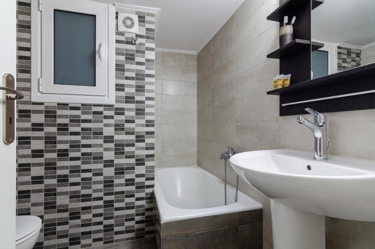 Bright And Spacious 2-Bedrooms Apartment In Athens Ngoại thất bức ảnh